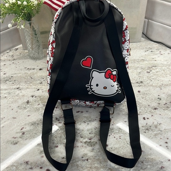 Hello Kitty White and Red Backpack - Picture 4 of 6